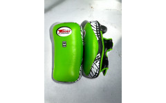 Тайские пэды Twins Special KPL12 green/black - L Тайские пэды Twins Special KPL12 green/black - L